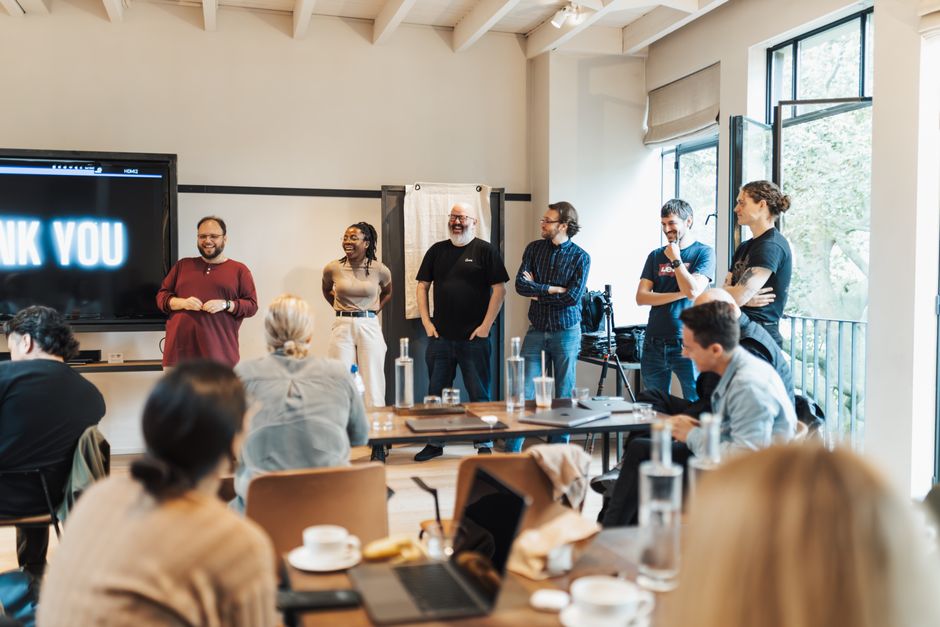 Marketing Team arbeitet an Kampagnenplänen